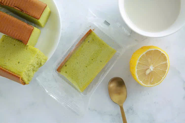 Bánh bông lan vị hạt dẻ